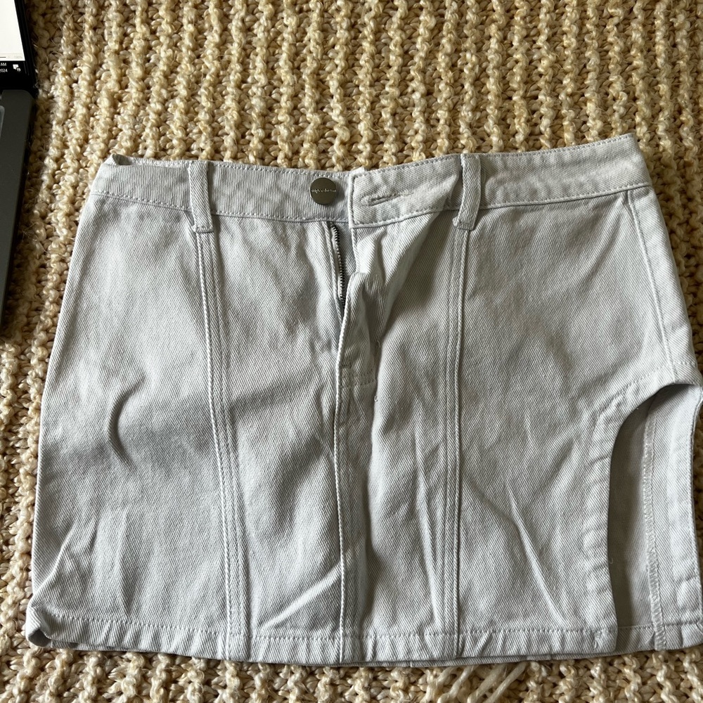 Abby Slit Mini Skirt in White